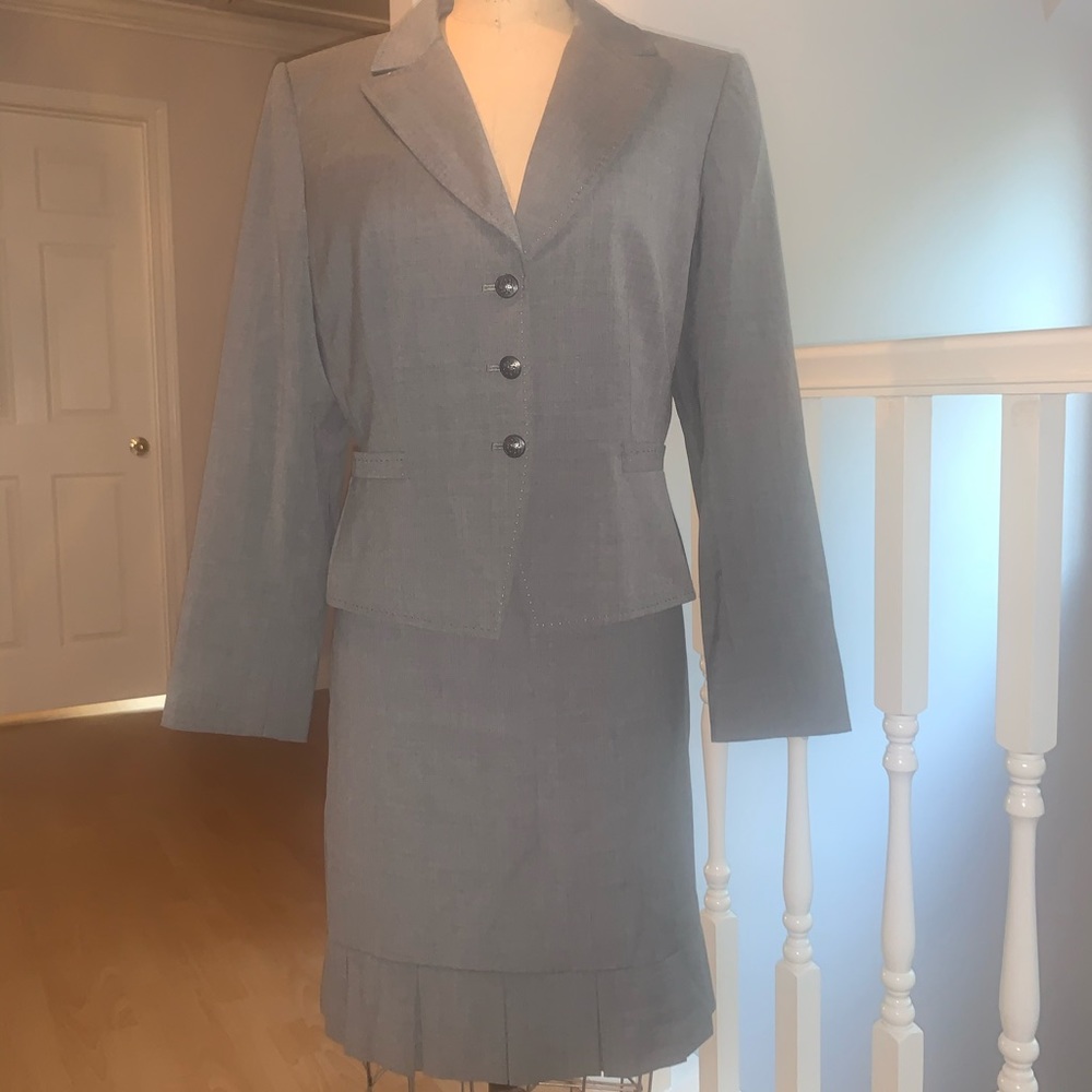 Tahiti Grey Suit Skirt Set Size 10P